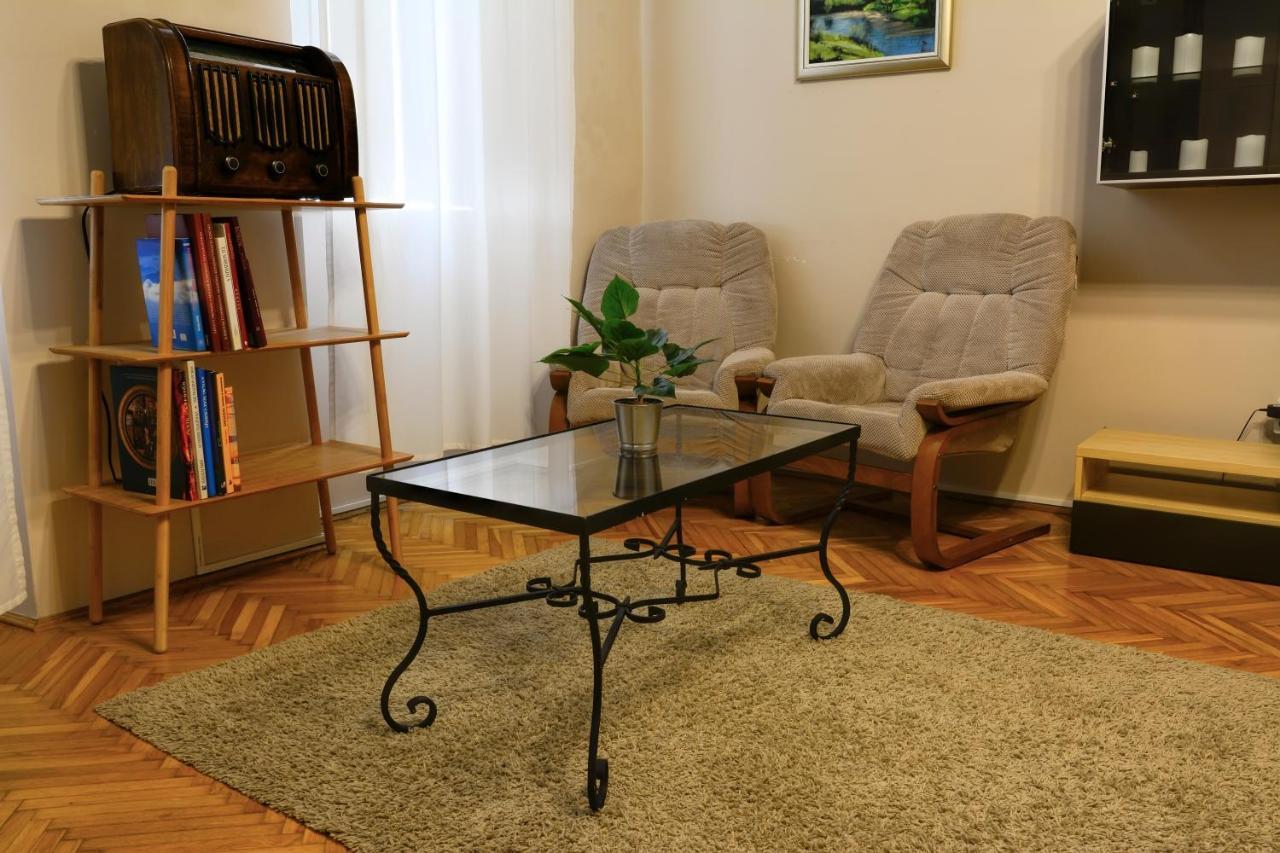 Demetrovics Udvarhaz Еґер Екстер'єр фото